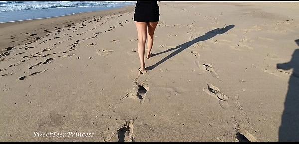  SHE HAD TO GET OUT HOME WHILE IN QUARENTINE BECAUSE OF COVID19 - A WALK ON THE BEACH MAKES HER HORNY